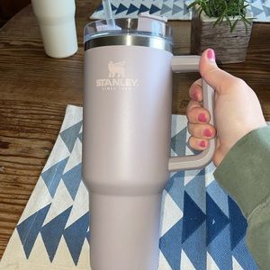 Stanley 40 oz tumbler in color orchid